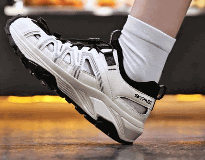 下暴雨出门应该穿什么鞋？首先排除洞洞鞋！(图48)