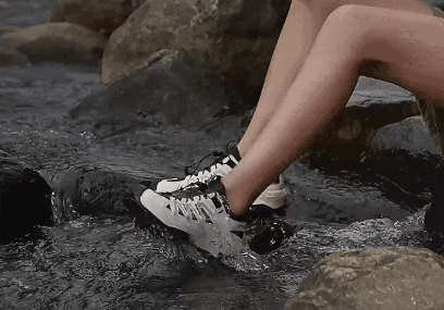 下暴雨出门应该穿什么鞋？首先排除洞洞鞋！(图20)