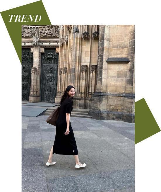 他们怎么都开始放弃厚底鞋，选择越来越薄的薄底鞋(图4)