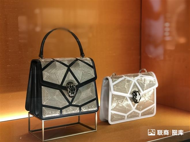 奢侈品行业分化加剧：涨跌背后趋势分析