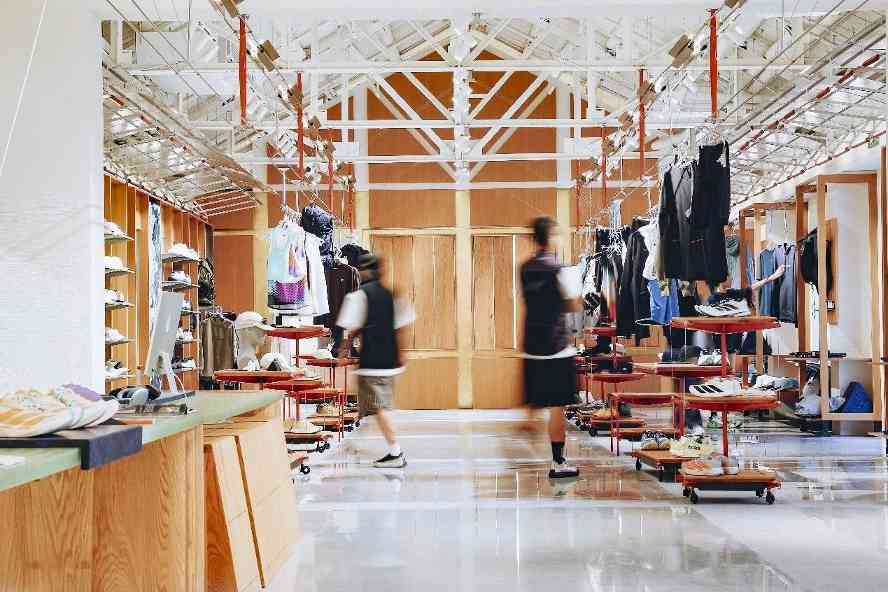 2025年运动鞋服品牌的五场大考 | BrandBeat年终总结 