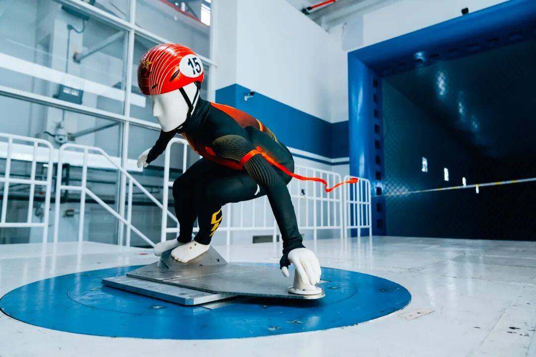 安踏，如何做到“长坡厚雪”(图2)