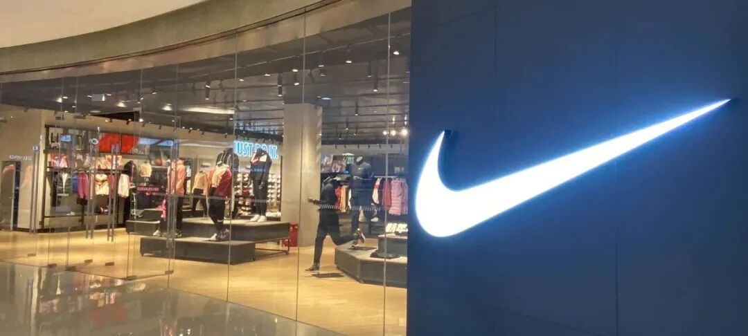 运动品牌“一哥”，要过苦日子了？