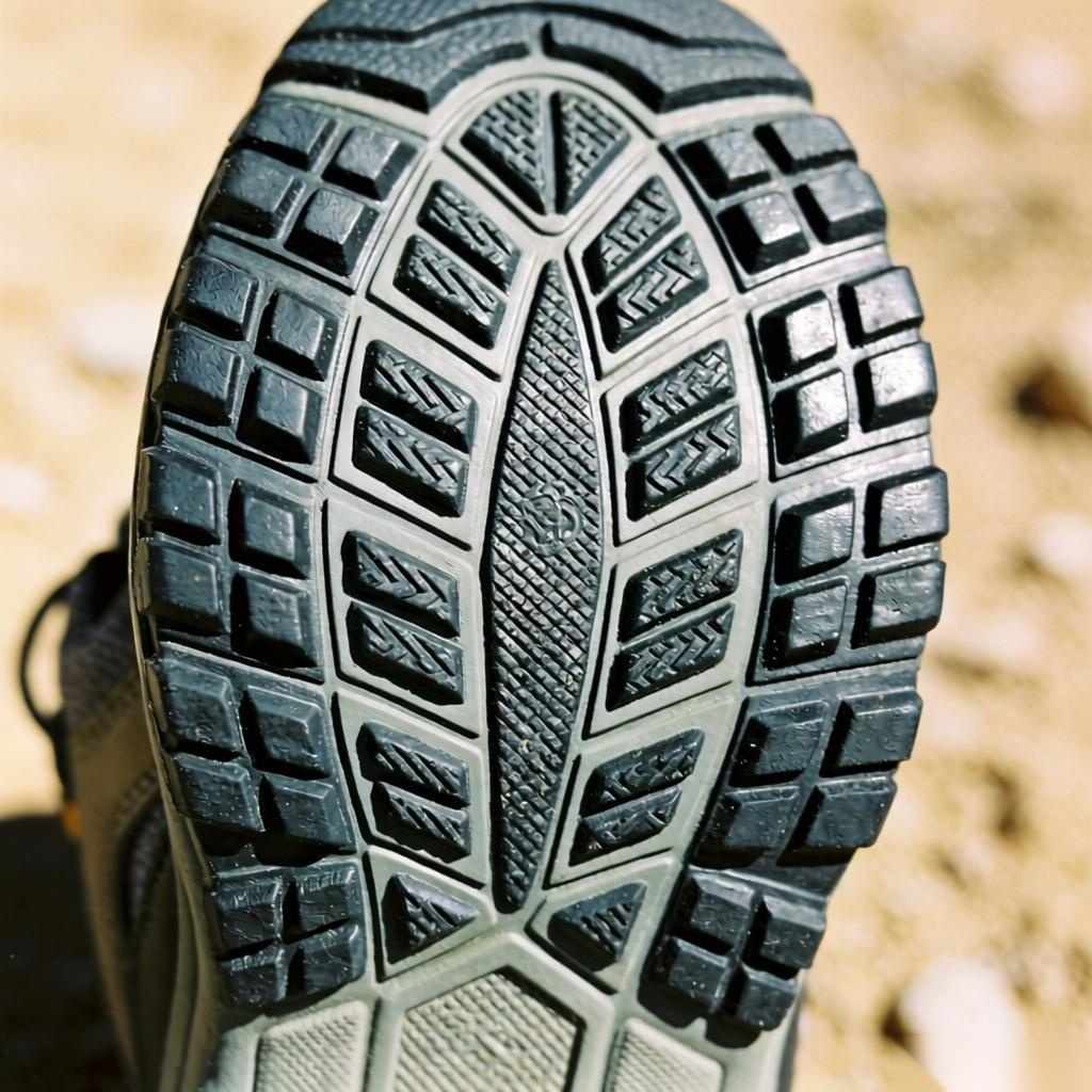 春季防滑登山童鞋怎么选？看参数就够了！