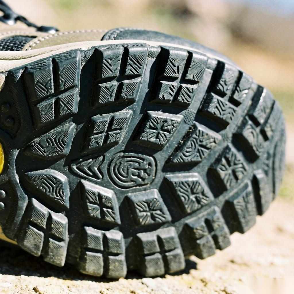 防滑登山童鞋怎么选？2026春日郊游必备