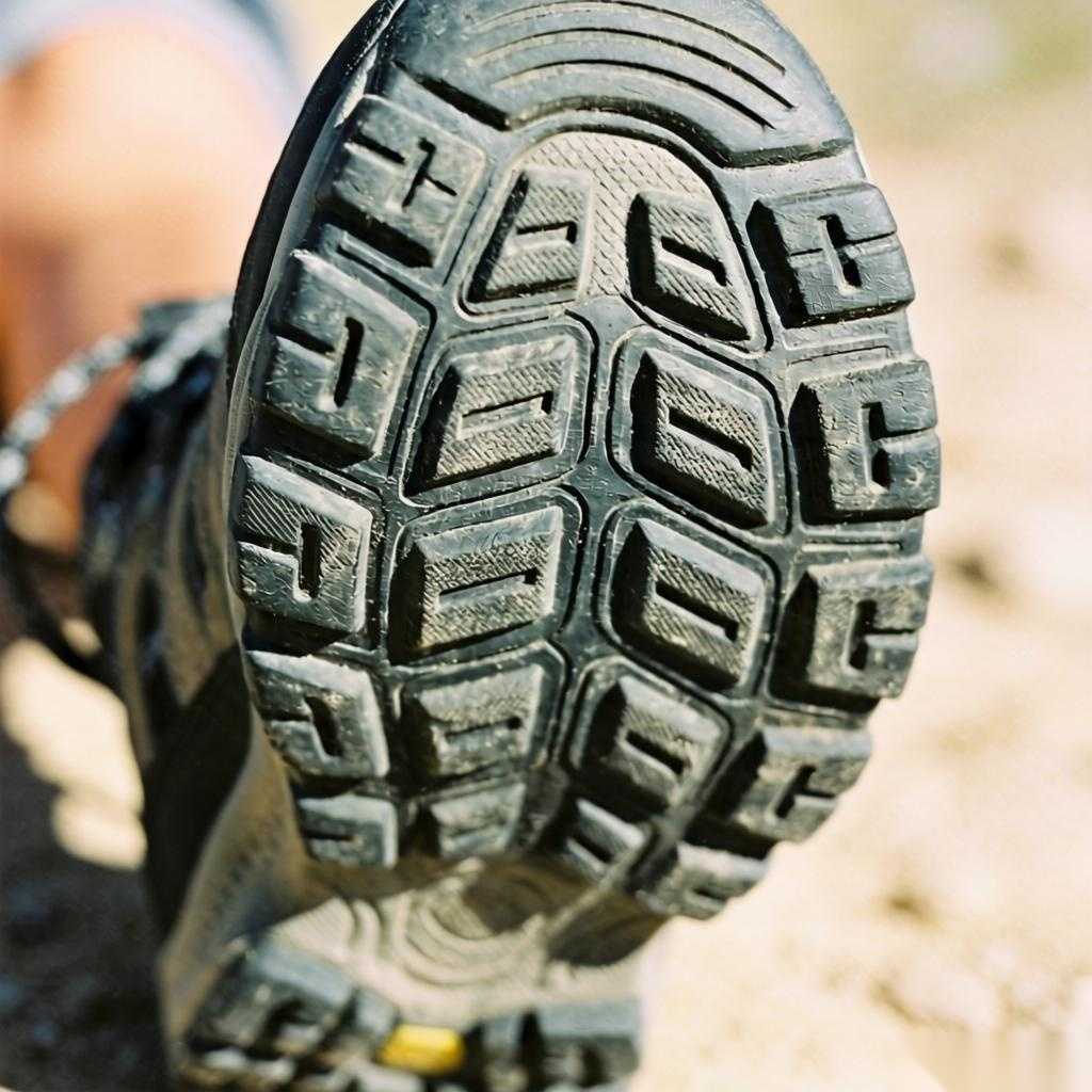 春假亲子游户外童鞋怎么选？2026年选型指南