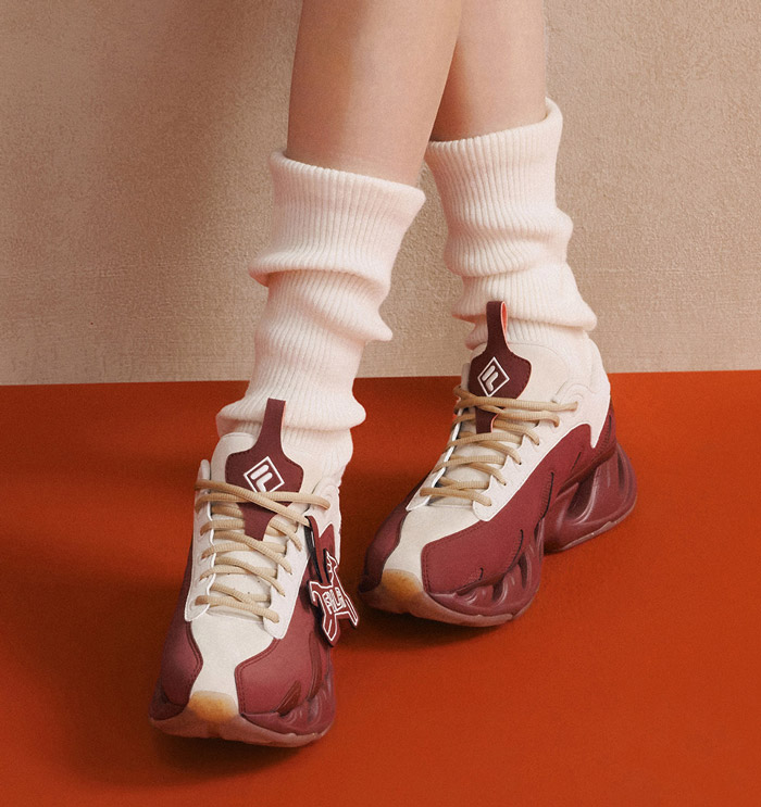 杨幂同款FILA马年新年限定红白配色V头老爹鞋重磅上市图片2