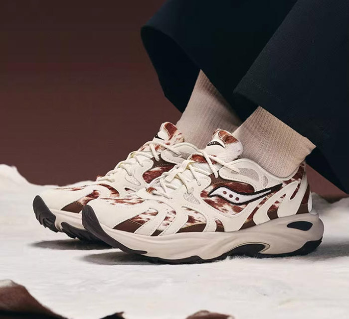 百年匠心遇东方生肖！索康尼AZURA RE马年限定运动鞋重磅释出图片6