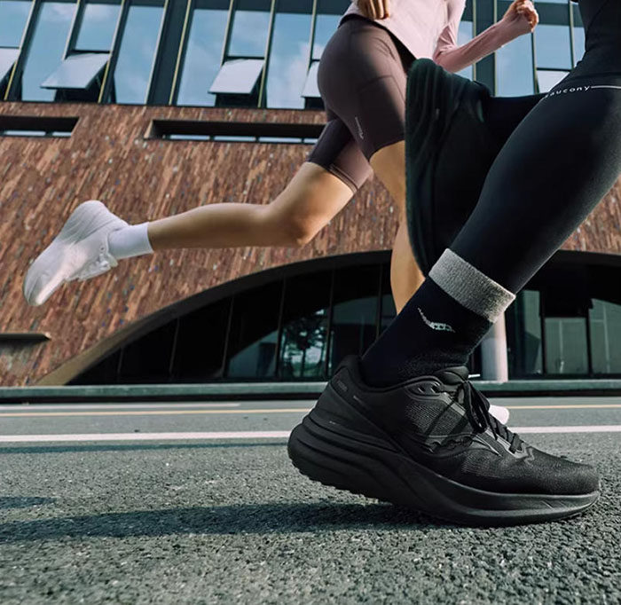 索康尼2026春季新款「泡芙4」通勤神鞋即将炸街登场！图片2