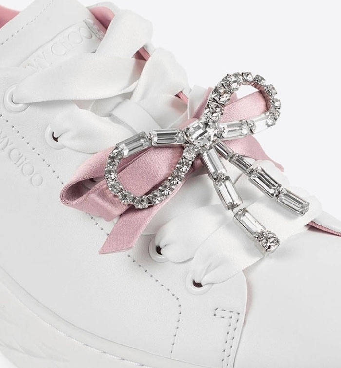 JIMMY CHOO全新「白桃甜酷风」水晶蝴蝶结运动鞋美到犯规！图片4