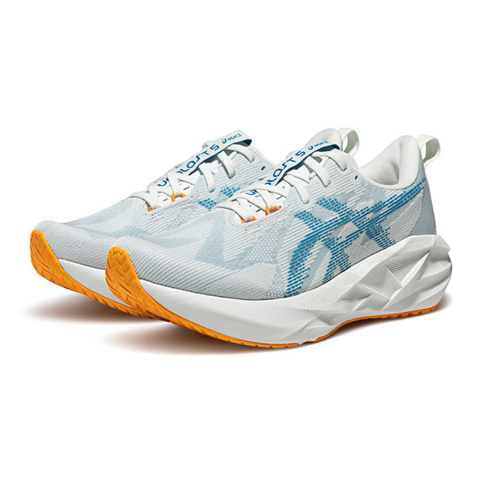 ASICS NOVABLAST 5跑鞋全新蓝色版登场！轻量回弹跑鞋解锁冬日跑步美学图片