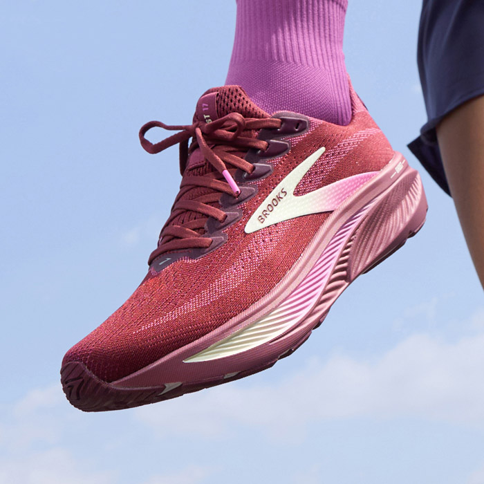 BROOKS 2025秋季重磅首发：幽灵17酒红女士跑鞋上市图片3