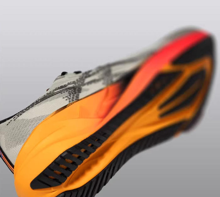 亚瑟士2025新款NOVABLAST 5 CP轻量回弹跑鞋焕新登场图片3