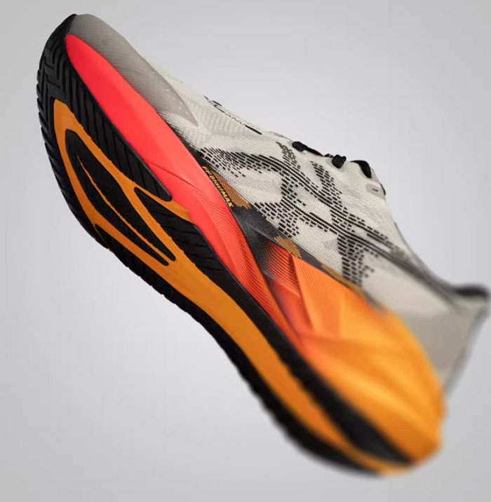 亚瑟士2025新款NOVABLAST 5 CP轻量回弹跑鞋焕新登场图片1