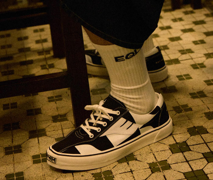 EQLZ「草牌」2025秋季新款404 ICON噪点黑白板鞋破界登场图片