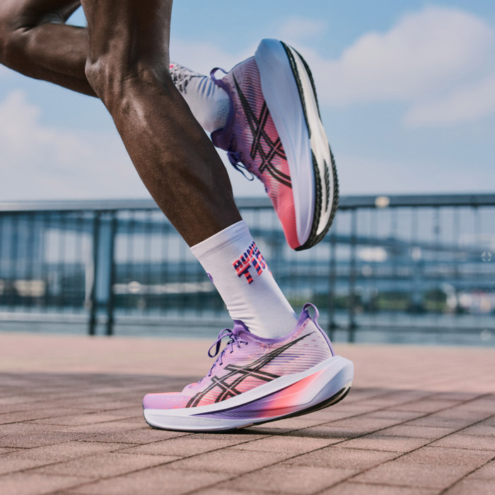 亚瑟士2025秋季全新徐嘉余同款MEGABLAST回弹跑鞋登场图片4