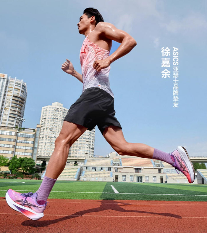 亚瑟士2025秋季全新徐嘉余同款MEGABLAST回弹跑鞋登场图片