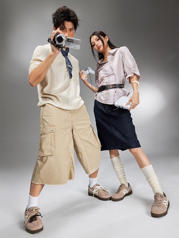 国潮品牌We flower 2025秋季新款奶芋灰配色德训鞋惊艳登场图片