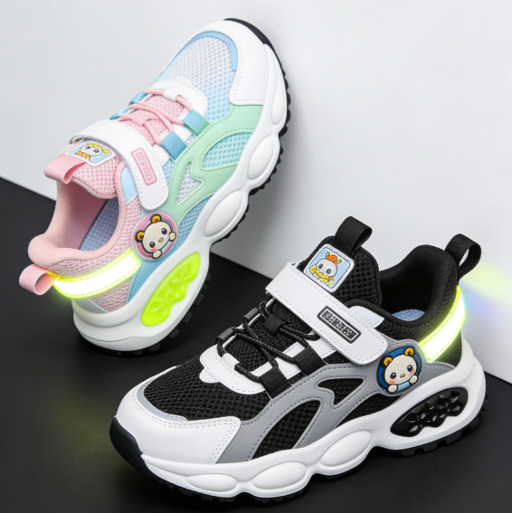 2026新款儿童轻量透气机能运动鞋