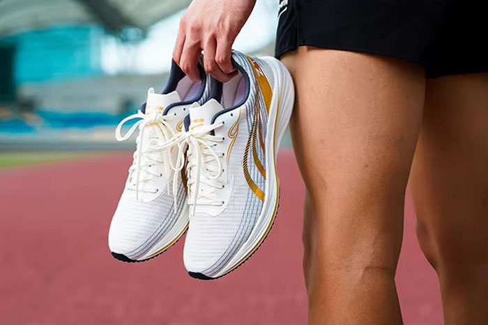 300元档多威征途3代碳板训练跑鞋实测图片3