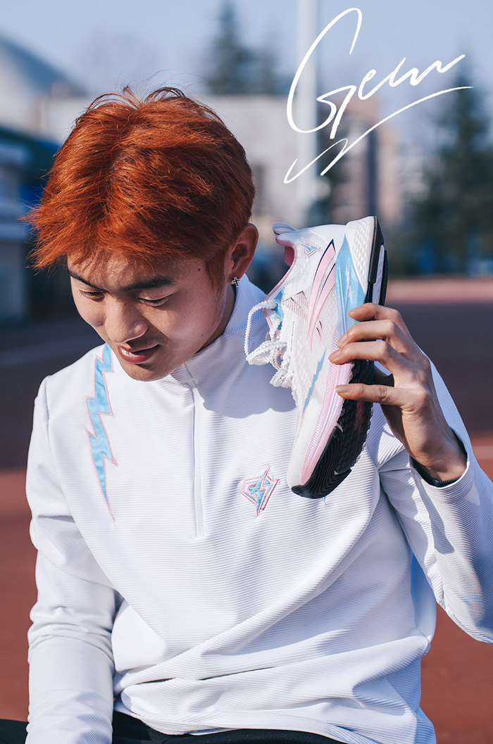 学生体考首选300元内碳板跑鞋！沃兰迪梦幻闪电跑鞋实战体验图片1