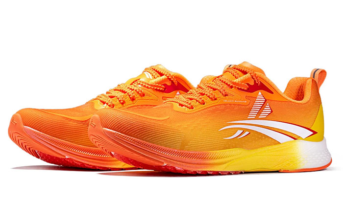 学生体考首选300元内碳板跑鞋！沃兰迪梦幻闪电跑鞋实战体验图片12