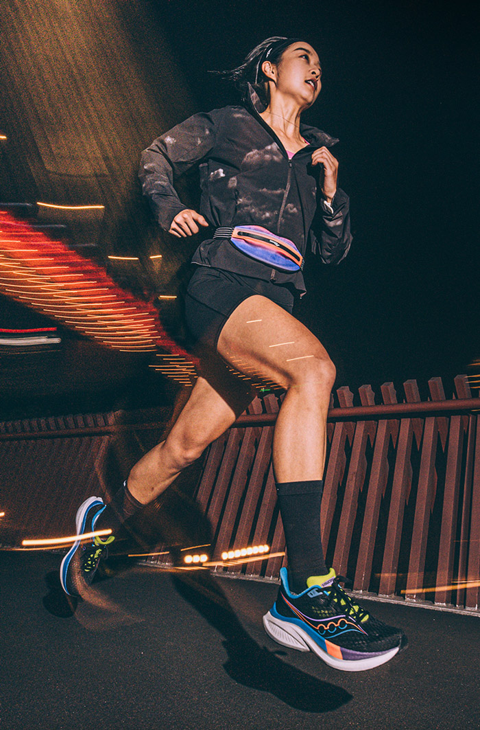 索康尼2025秋季黑紫色啡速5跑鞋即将重磅上市图片1 索康尼2025秋季黑紫色啡速5跑鞋即将重磅上市图片1