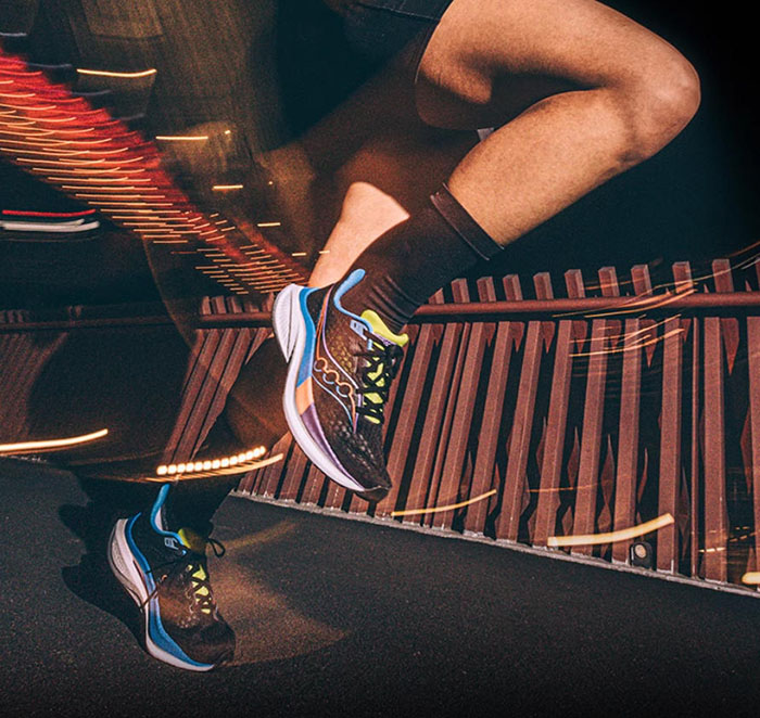 索康尼2025秋季黑紫色啡速5跑鞋即将重磅上市图片2 索康尼2025秋季黑紫色啡速5跑鞋即将重磅上市图片2