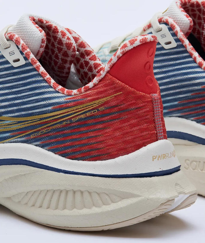 索康尼2025秋季北京城市配色啡速5跑鞋线下首发图片13 索康尼2025秋季北京城市配色啡速5跑鞋线下首发图片13