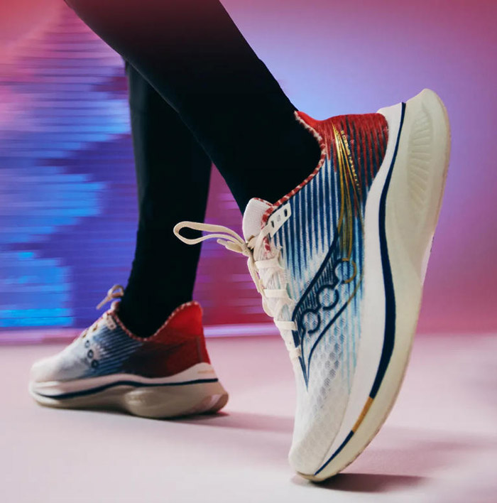 索康尼2025秋季北京城市配色啡速5跑鞋线下首发图片2 索康尼2025秋季北京城市配色啡速5跑鞋线下首发图片2