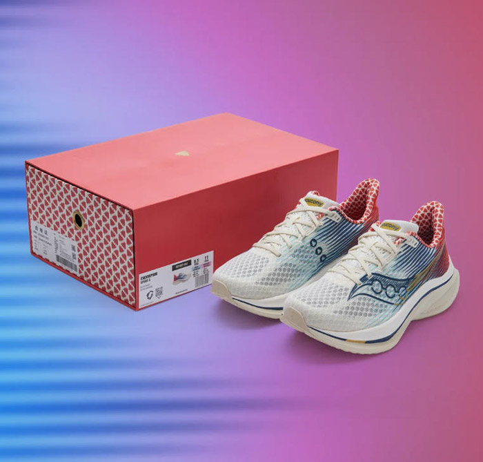 索康尼2025秋季北京城市配色啡速5跑鞋线下首发图片14 索康尼2025秋季北京城市配色啡速5跑鞋线下首发图片14