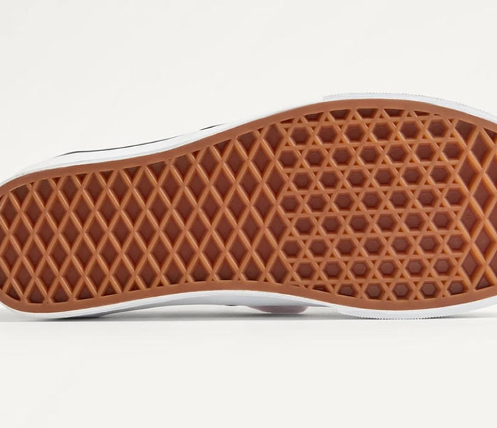 VALENTINO × VANS 2025秋季联名VLOGO粉棋盘格女板鞋耀世登场图片7 VALENTINO × VANS 2025秋季联名VLOGO粉棋盘格女板鞋耀世登场图片7