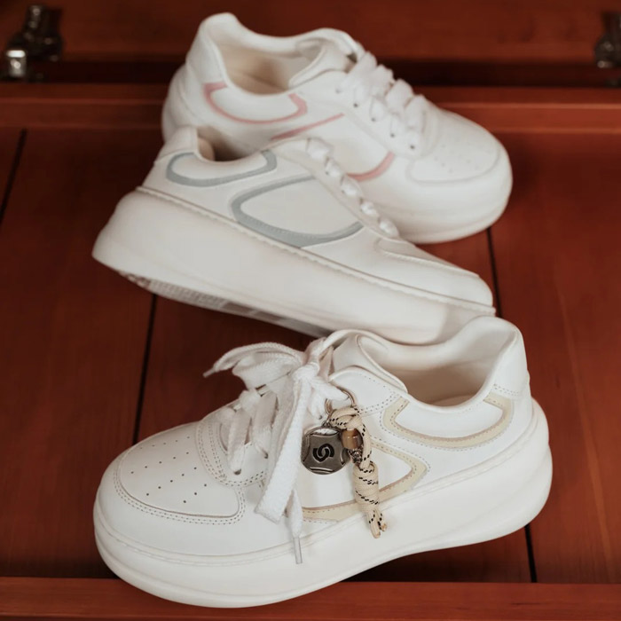 薇薇燃发布2025秋冬云朵系列小白鞋：以极简美学重构都市女性的 “踏云” 体验图片1