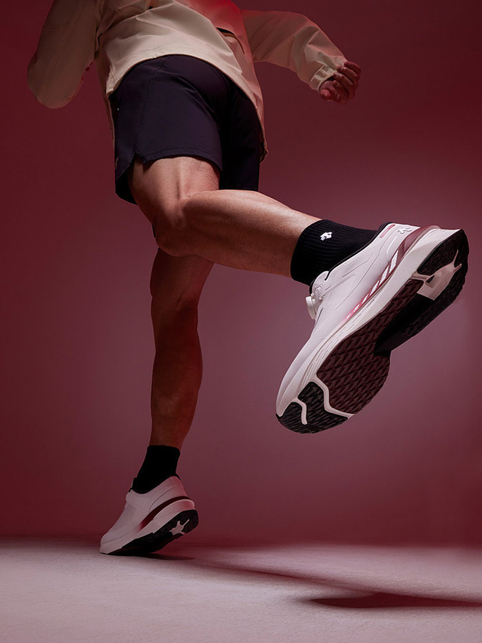 迪桑特2026马年限定碳板跑鞋登场 优雅与竞速的新年共鸣图片