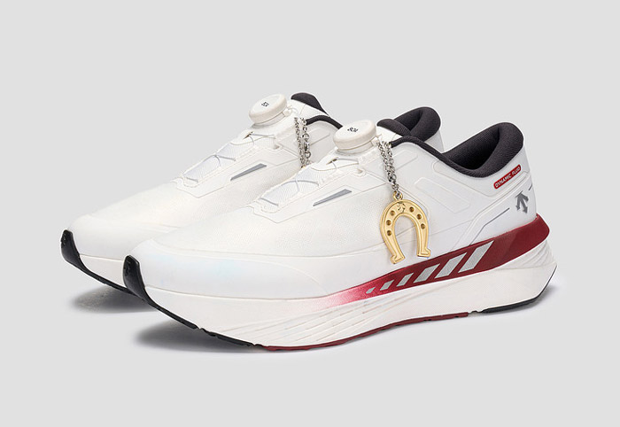 迪桑特2026马年限定碳板跑鞋登场 优雅与竞速的新年共鸣图片4