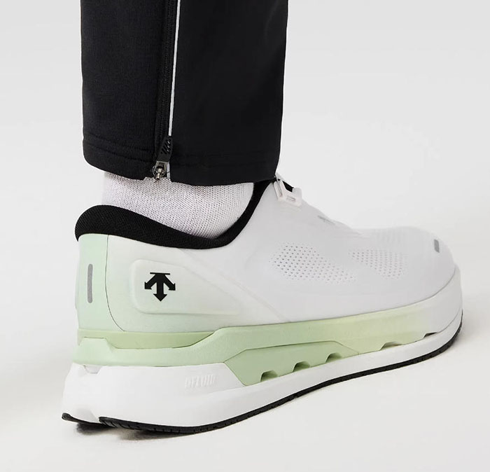 迪桑特发布2026夏季新款D/F AERO WIRE流体跑鞋图片1