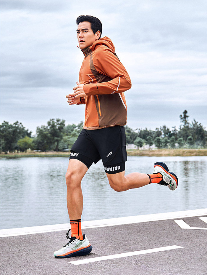 彭于晏同款！索康尼2026新款ENDORPHIN AZURA啡岚跑鞋上市图片1