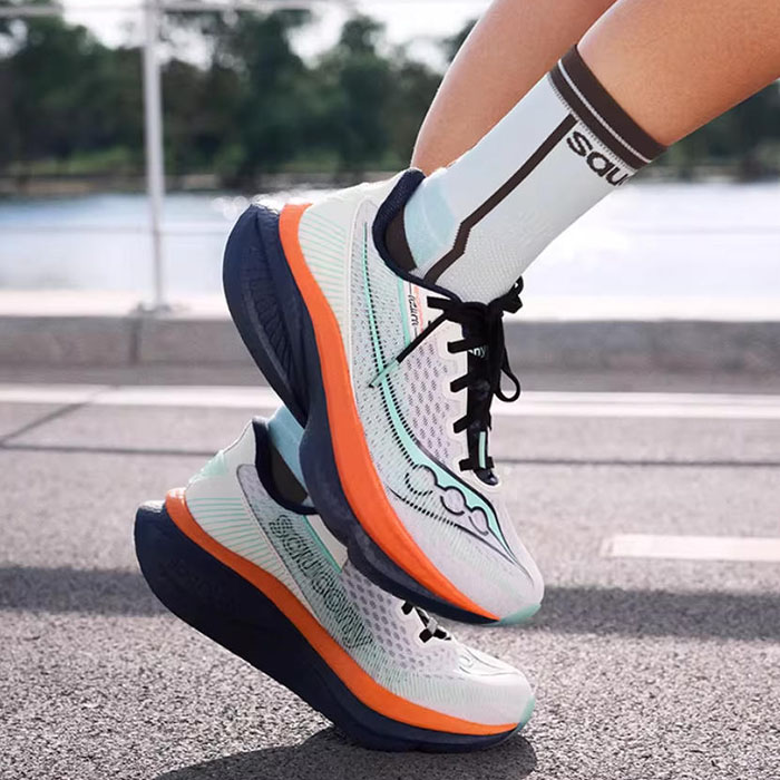 彭于晏同款！索康尼2026新款ENDORPHIN AZURA啡岚跑鞋上市图片4