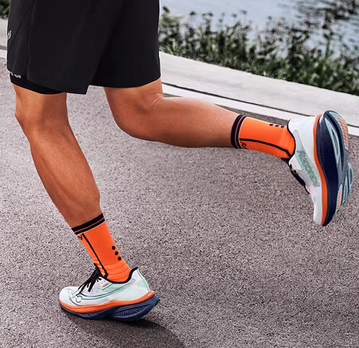 彭于晏同款！索康尼2026新款ENDORPHIN AZURA啡岚跑鞋上市图片6