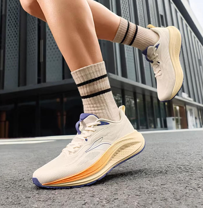 200元内高性价比跑鞋！361度2026新款锋翼2.0SE跑鞋全维度评测图片8