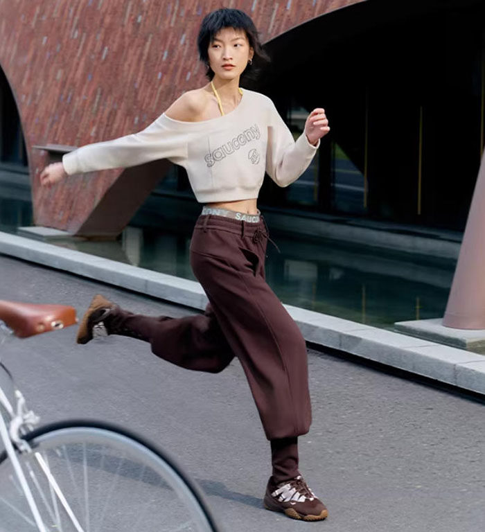 索康尼推出2026全新SURGE SPIKES 80S女款芭蕾运动鞋图片5