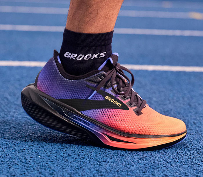 布鲁克斯2026春季新款夜光特别版Hyperion旋风3跑鞋重磅登场图片3