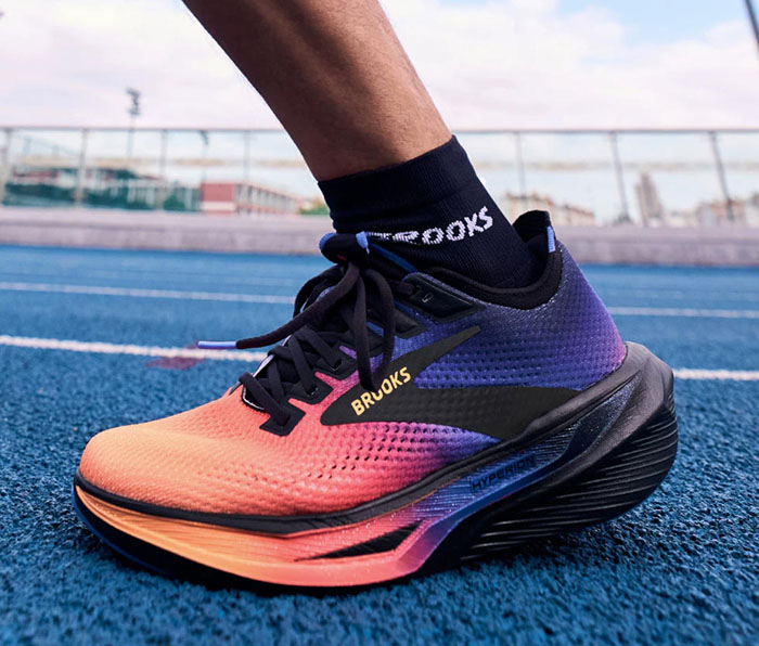 布鲁克斯2026春季新款夜光特别版Hyperion旋风3跑鞋重磅登场图片2