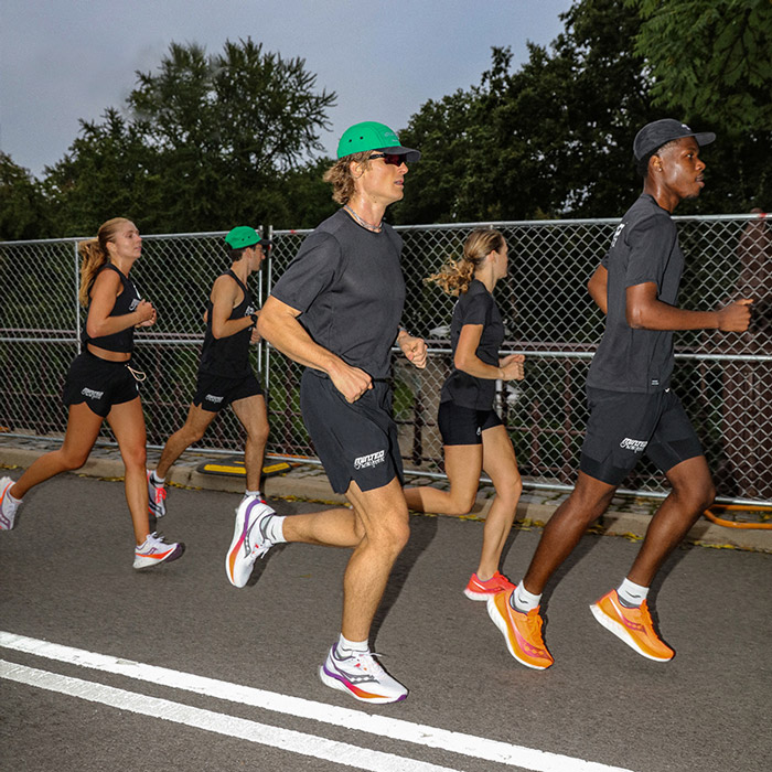 索康尼全新「陆地速鲨」主题配色啡速4竞速跑鞋登场图片