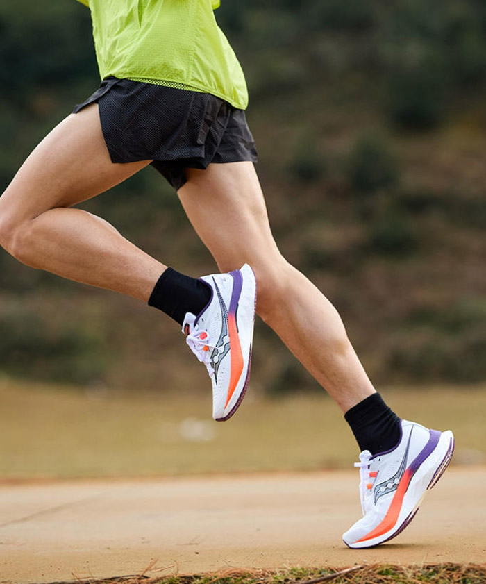 索康尼全新「陆地速鲨」主题配色啡速4竞速跑鞋登场图片7