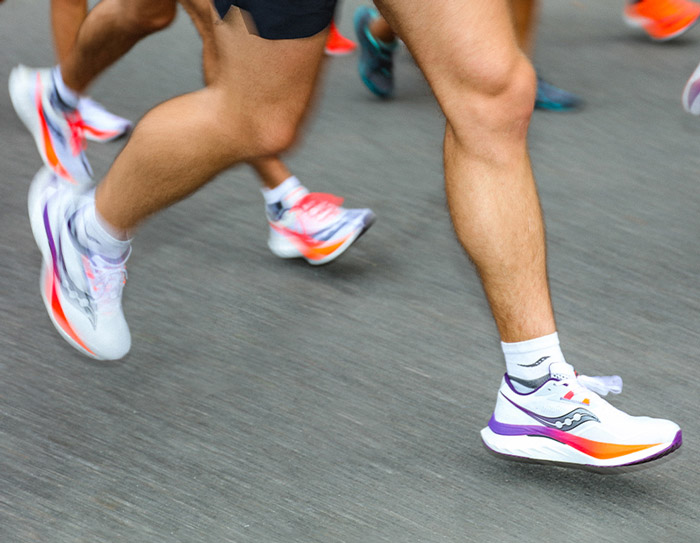 索康尼全新「陆地速鲨」主题配色啡速4竞速跑鞋登场图片4