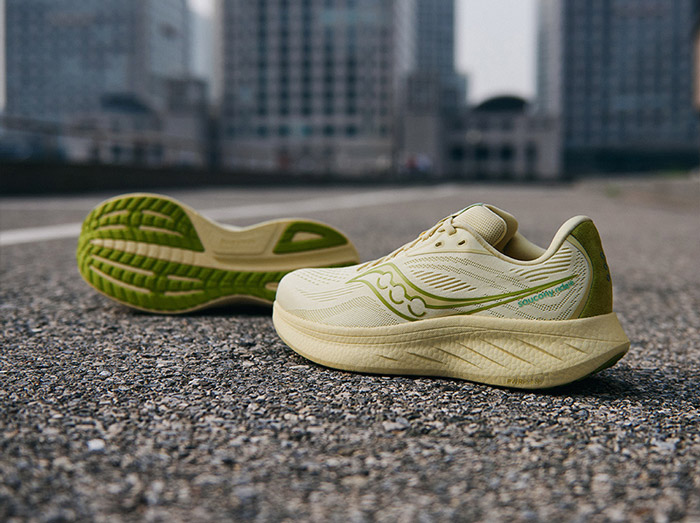 索康尼2025秋季全新黄绿配色驭途18跑鞋登场图片1