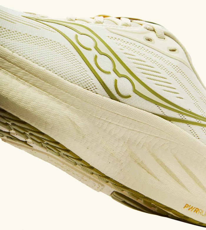 索康尼2025秋季全新黄绿配色驭途18跑鞋登场图片6