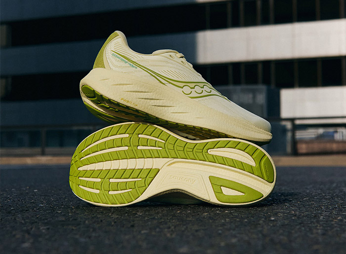 索康尼2025秋季全新黄绿配色驭途18跑鞋登场图片3