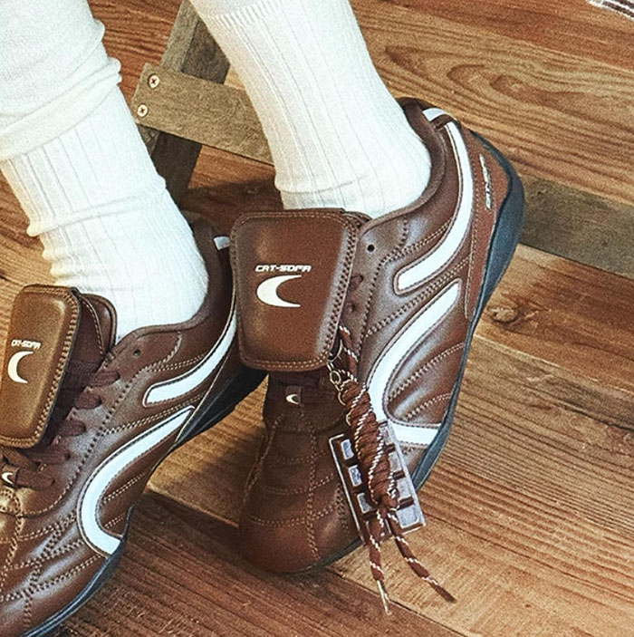 复古运动风潮破圈！CAT&SOFA「猫与沙发」2025全新双C足球鞋登场图片5